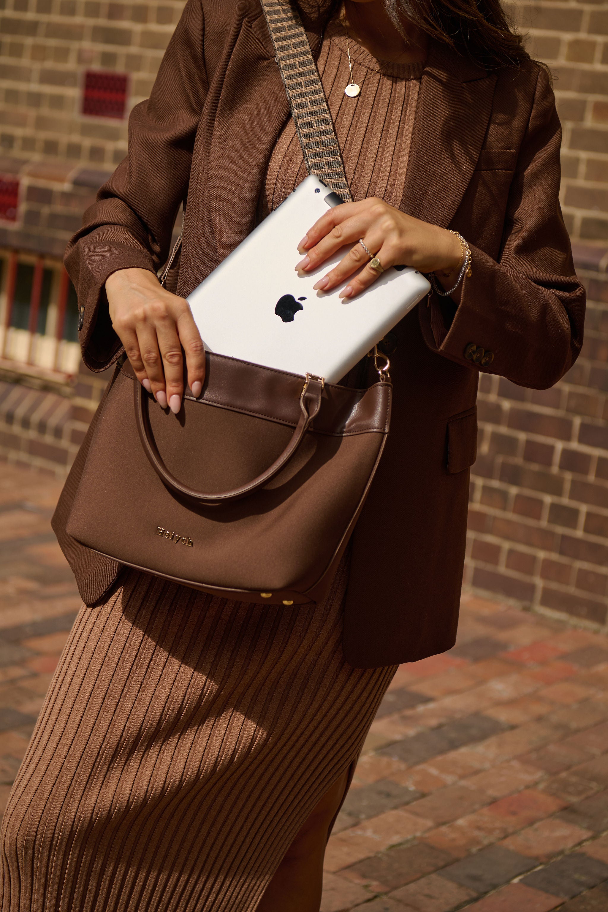 Chocolate Heiych bag lifestyle photo