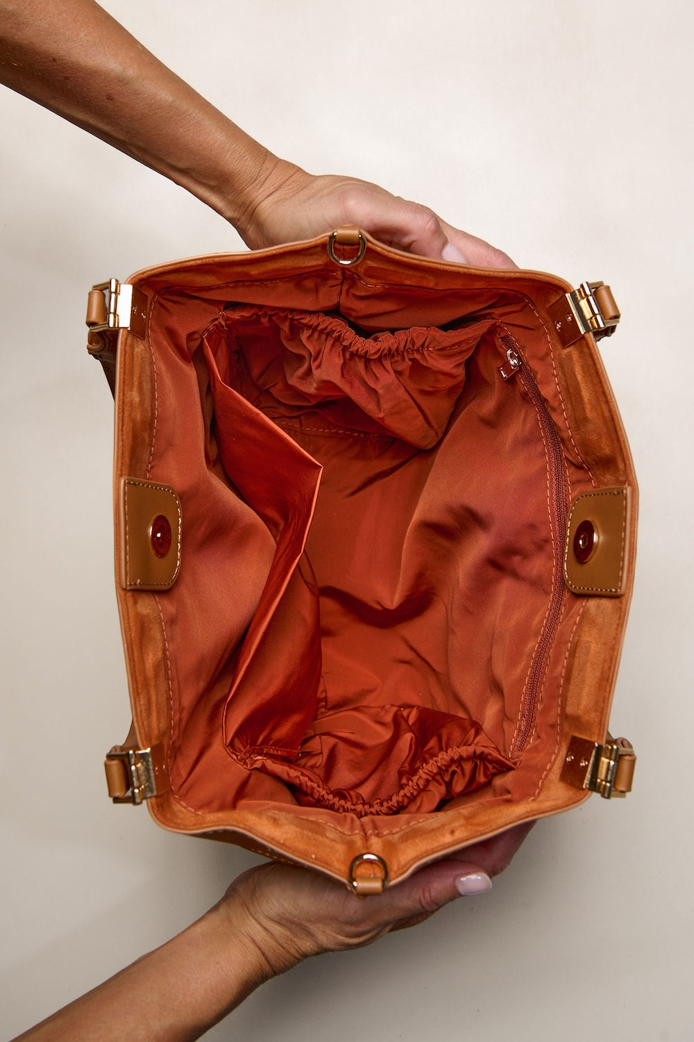 Tan tote bag with pockets