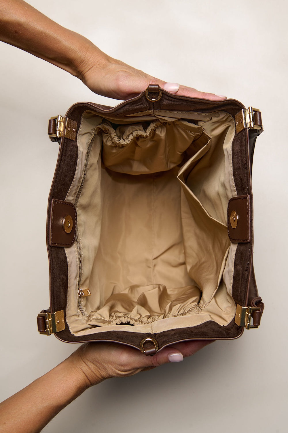 Chocolate brown bag with 5 compartments 